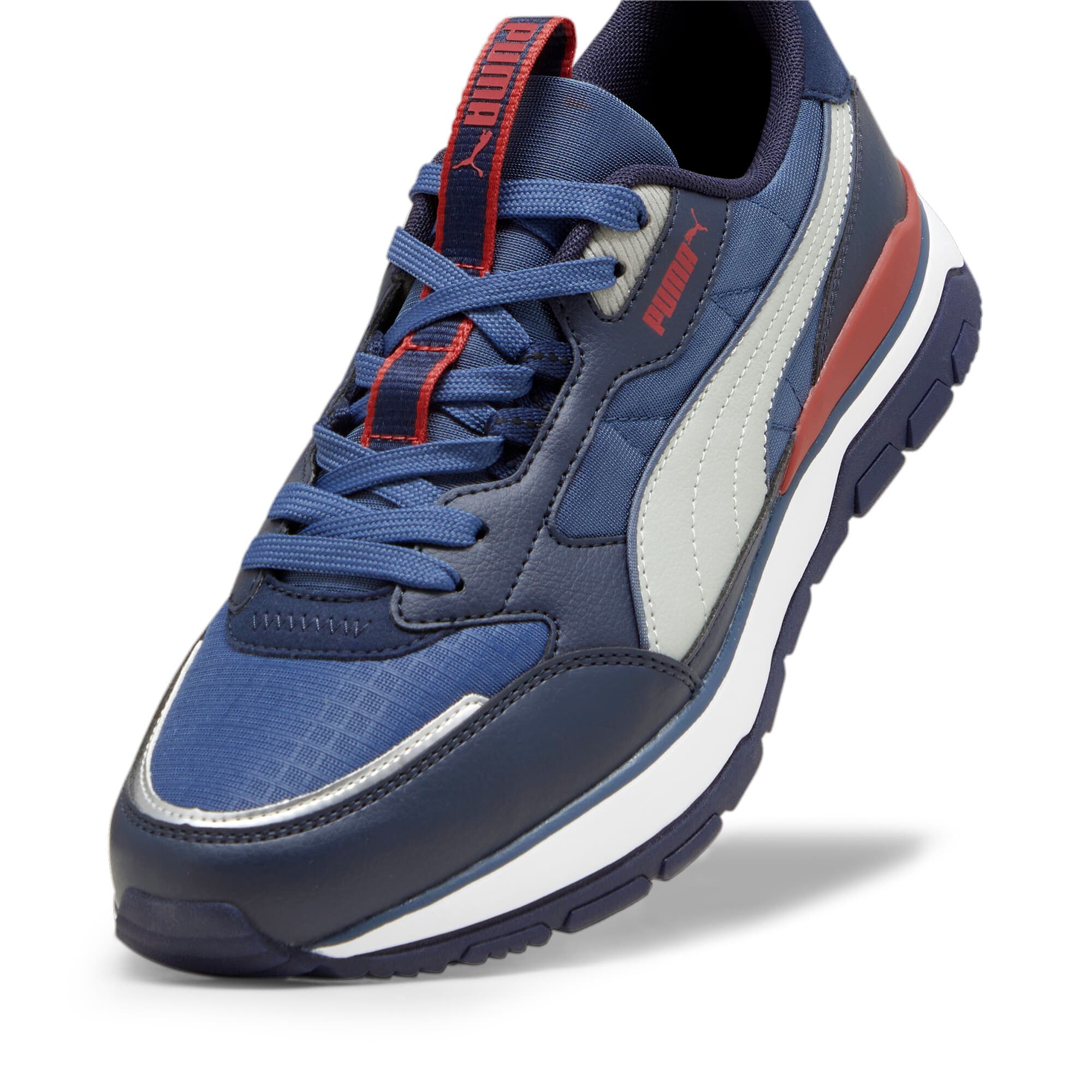 R78 Trek Trainers